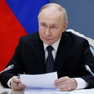 Путин удостоил наград и званий 13 татарстанцев