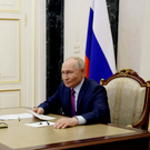 Путин предложил выделить в вузах отдельные факультеты русского языка