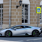 Объемы продаж люксовых авто в России выросли на 17% с начала года