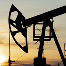 Цена нефти Brent впервые с апреля упала ниже $87 за баррель