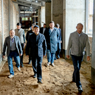 Метшин посетил строящийся конноспортивный комплекс в Мирном – объект готов на 80%