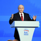 Путин на съезде «Единой России» призвал кандидатов «поменьше сидеть в кабинетах и мессенджерах»