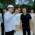 «Все идет по графику»: Метшин приехал на стройплощадку микрорайона на месте Военного городка