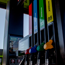 В «Татнефти» объяснили литр за 100 рублей на АЗС в Москве