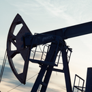 Нефть Brent подорожала почти на 10% и превысила $83 за баррель