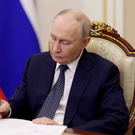 Путин поручил сохранить порог дохода в 20 миллионов рублей для уплаты НДС