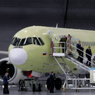 Путин поднялся в кабину первого серийного МС-21