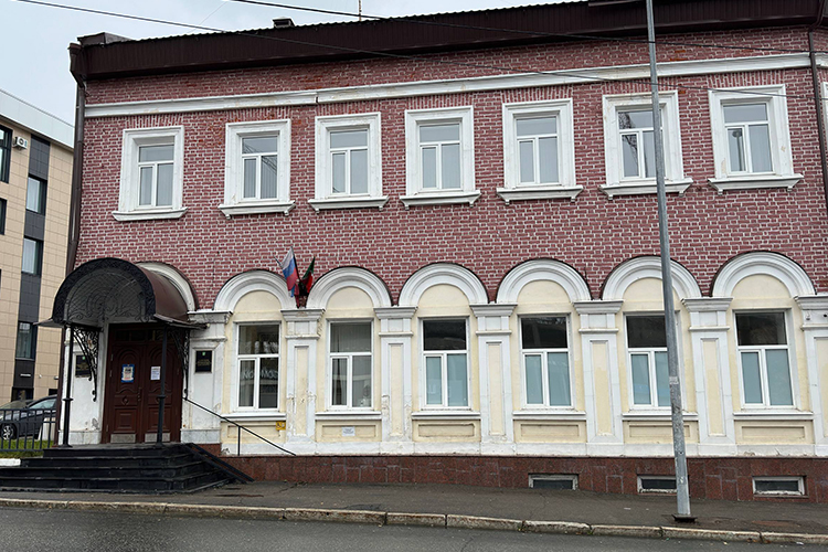 Здание на улице Яхина