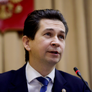 Абдулганиев выступил перед избирателями в Атнинском районе и сыграл для них на гармони