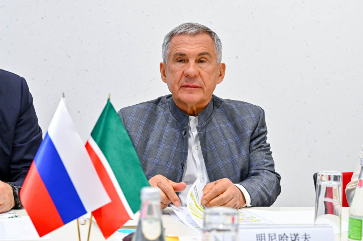 Рустам Минниханов