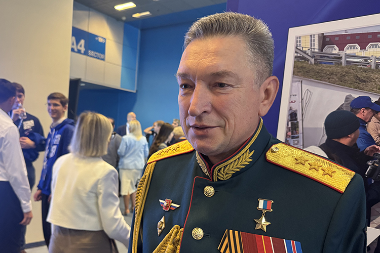 Александр Лапин: «Без критики любой организм начинает костенеть. Но критика не должна расходиться с истиной и правдой. А то иногда много лжи бывает, много лицемерия. Сегодня один из самых лживых веков за всю эпоху развития человеческой цивилизации, к сожалению»