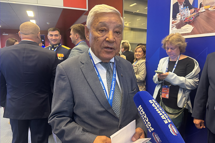 Фарид Мухаметшин: «У нас депутатская группа достаточно большая — 15 депутатов Государственной Думы. И я думаю, наша задача как минимум сохранить такое количество. Я с руководством партии на днях переговорил»