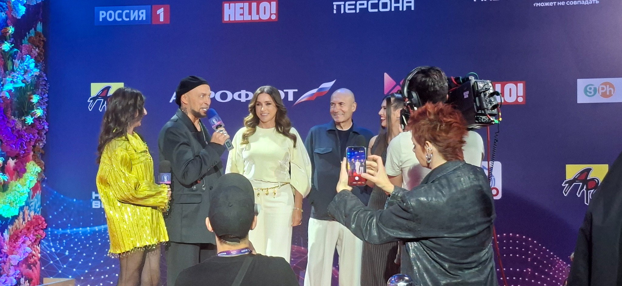 Игорь Крутой (в центре)