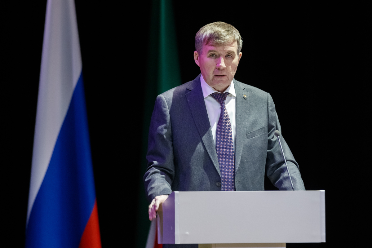 Мидхат Шагиахметов