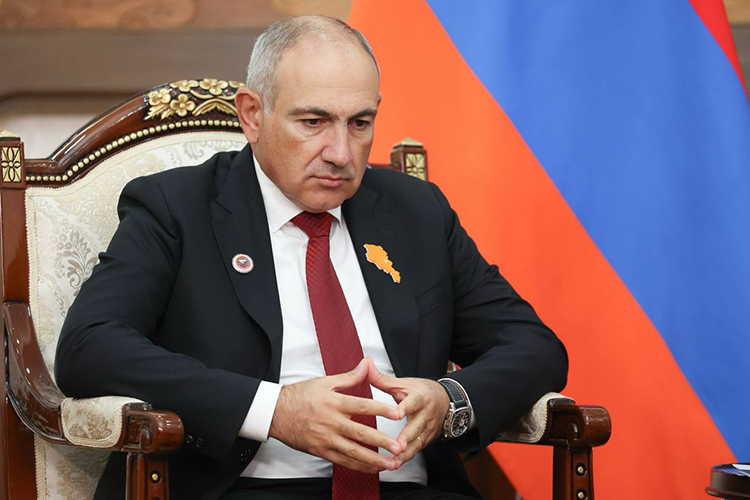 Президент России предупредил армянского коллегу, что принятие закона о начале процедуры вступления Армении в другую организацию означает выход из нынешней, имея в виду Евросоюз и ЕАЭС