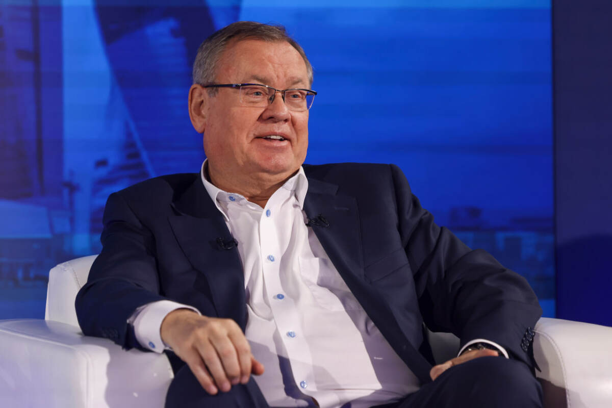 Андрей Костин