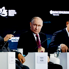 Путин о возможной заморозке средств на счетах россиян: «С какой стати?»