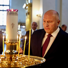 Глава МЧС России помолился за литургией в Пещерном храме Казани
