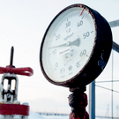Цена нефти Brent превысила $100 за баррель впервые с июля