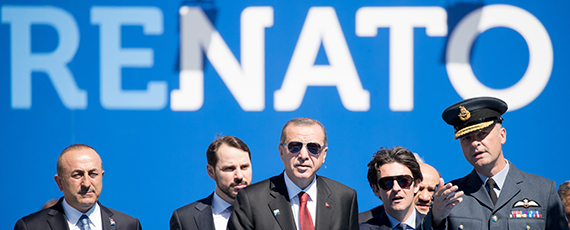 Главное к 12:00: 256 боевиков «Азова»* сдались в плен, Эрдоган не пускает Швецию и Финляндию в НАТО