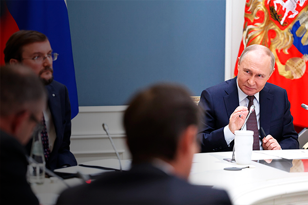 Владимир Путин о снижении ставки ЦБ: «Надо осуществить мягкую, небольшую посадку…»