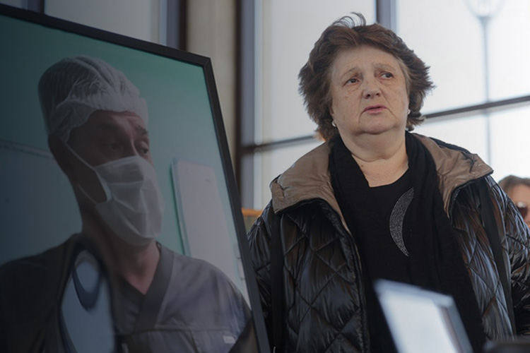 «А потом сказал: «Мам, сидеть здесь я не могу…»: как простились с хирургом Кадуцеем